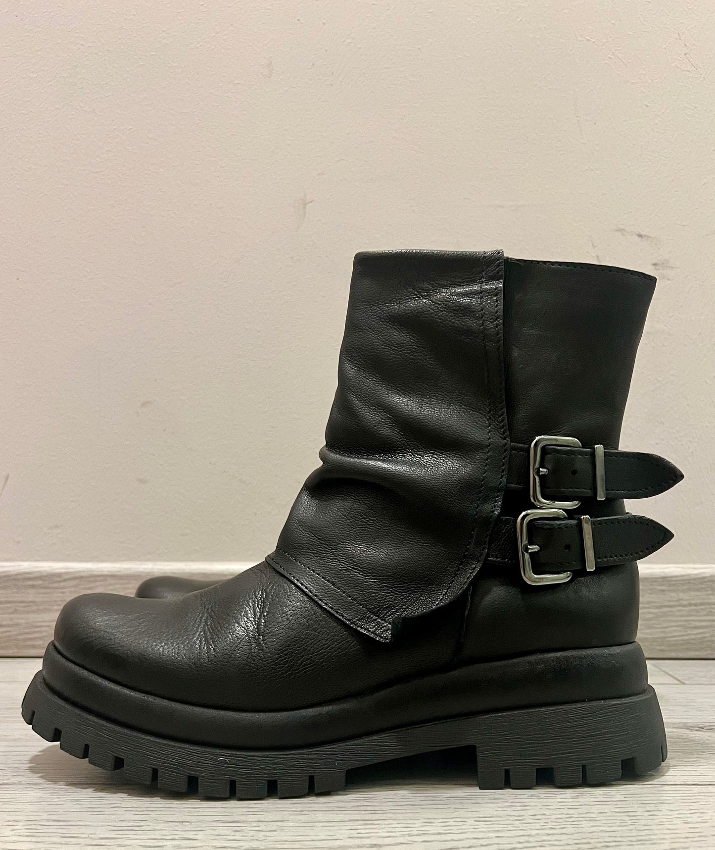 Anfibio DIVINE FOLLIE in pelle nero