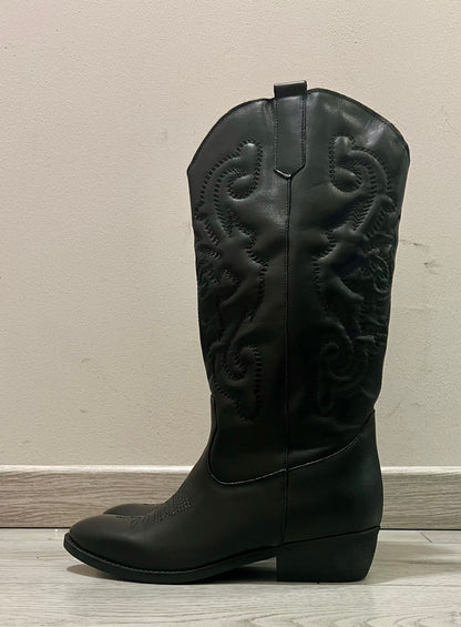 Stivale DIVINE FOLLIE in pelle nera con ricami
