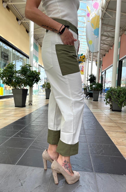 Pantalone REPLAY. Gamba dritta