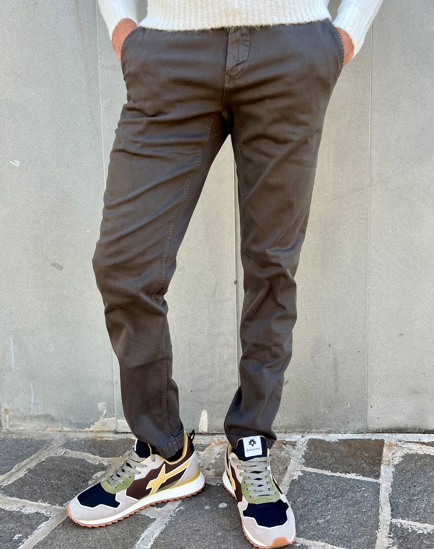 Pantalone chinos tortora