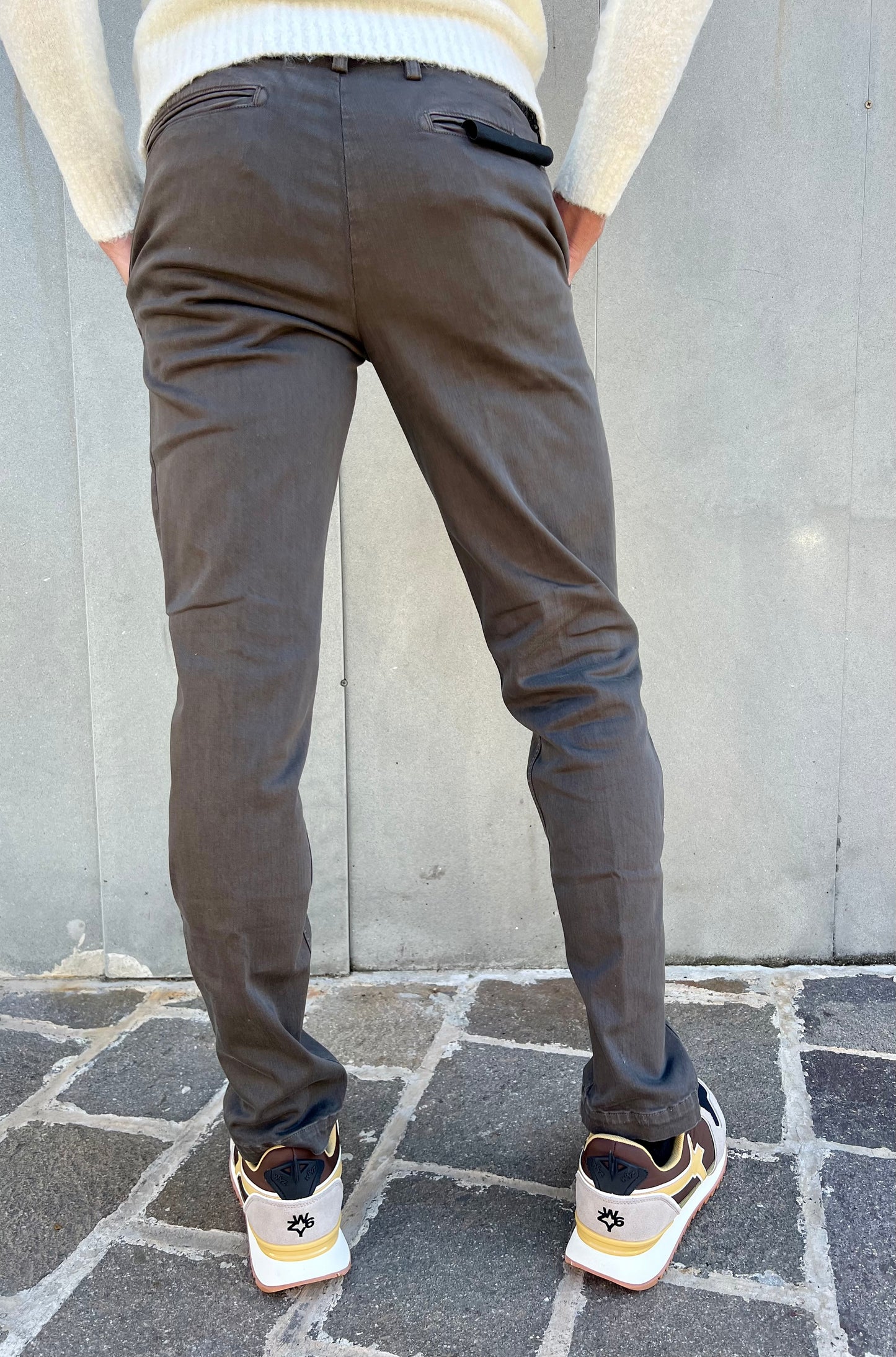 Pantalone chinos tortora