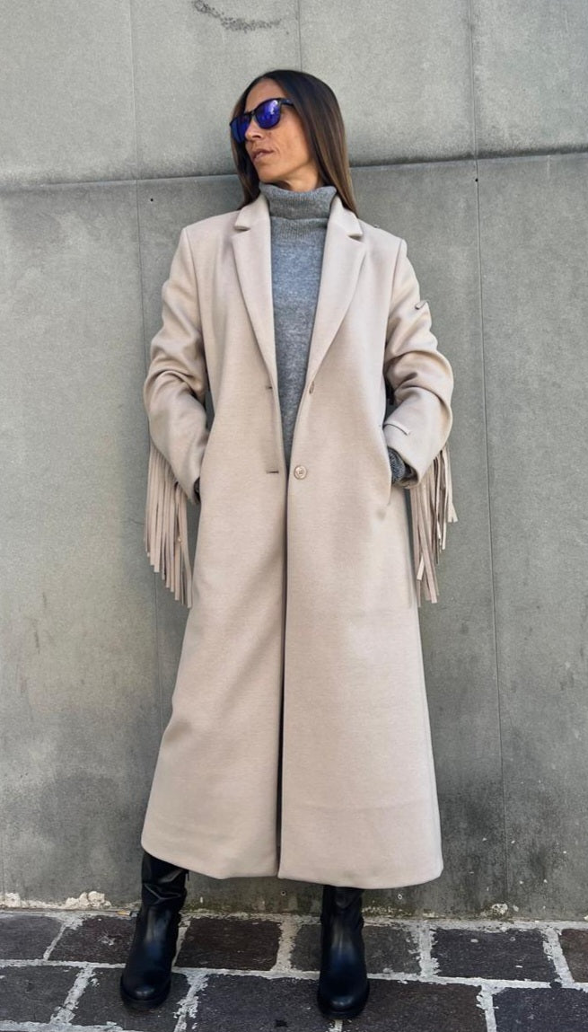 Cappotto PLEASE con frange
