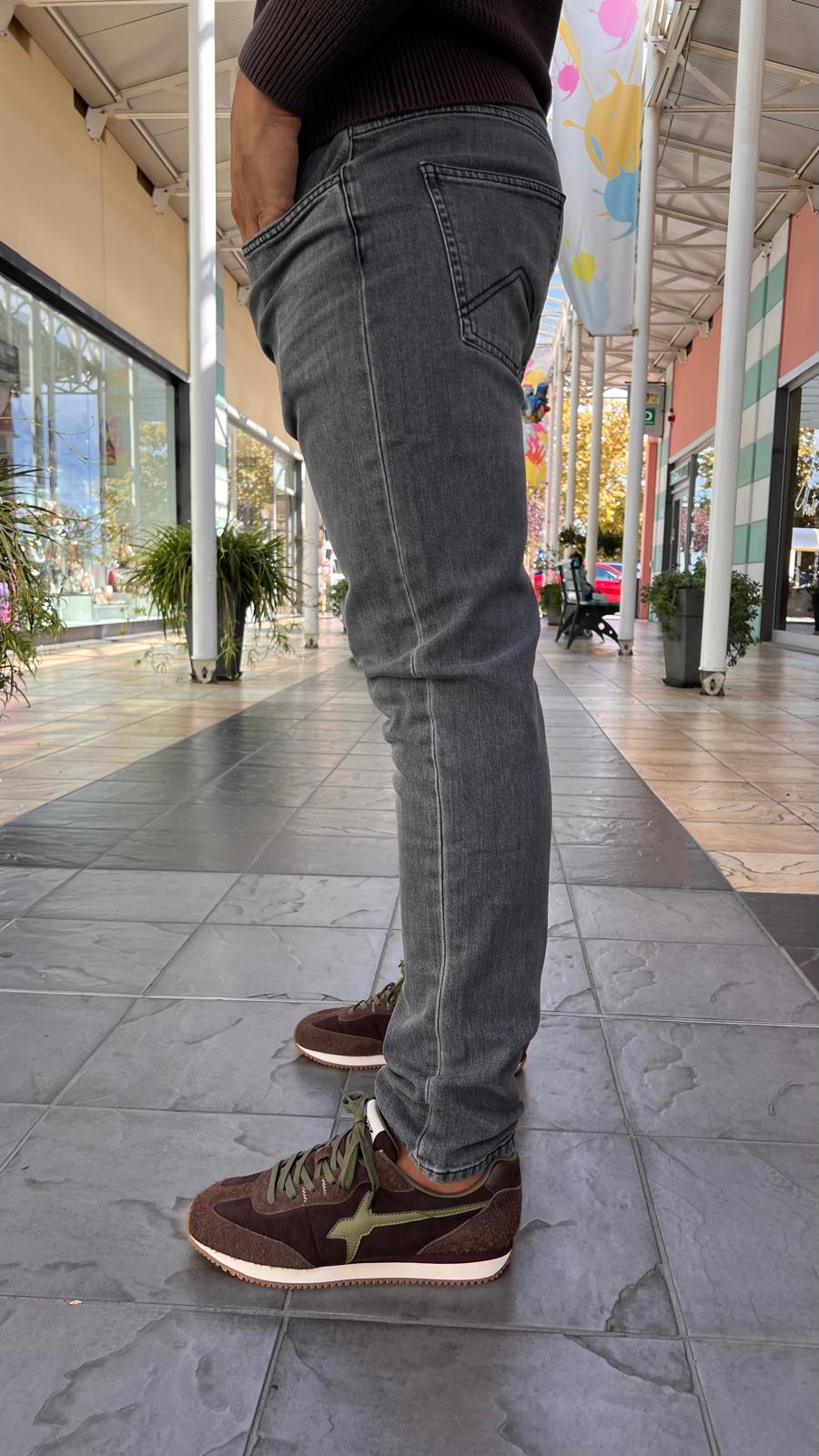 Jeans slim fit MSC 15DM100-05201