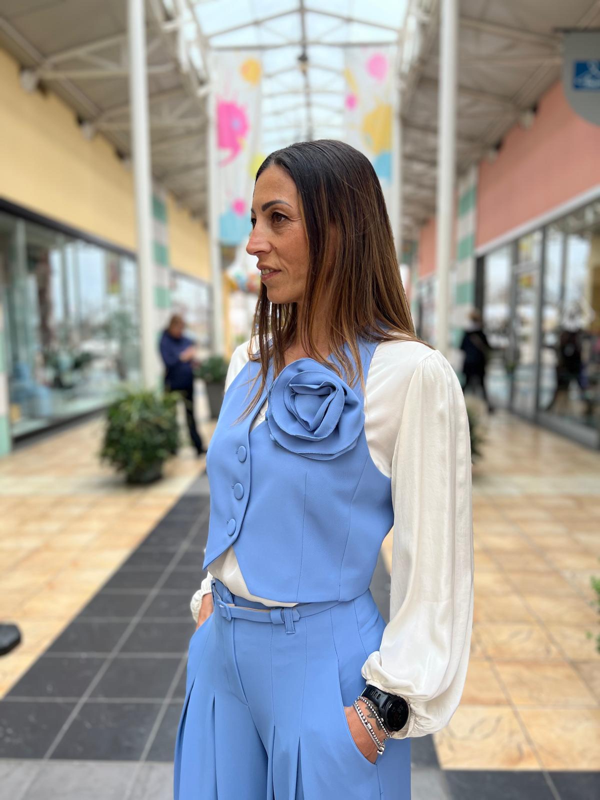Gilet con fiore decorativo IMPERIAL LD42LHX